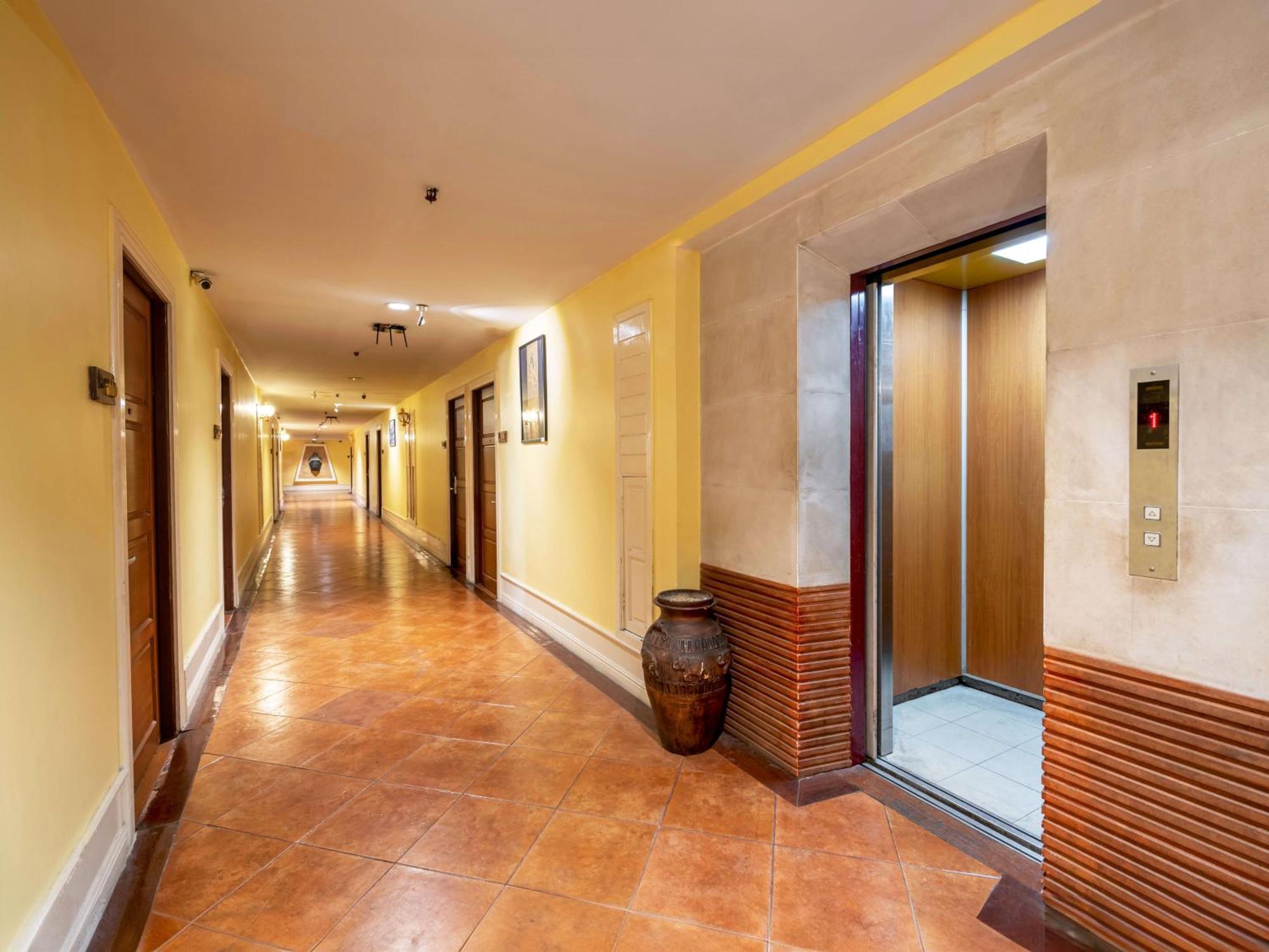 Royal Ivory Sukhumvit Nana Hotel Bangkok Eksteriør billede