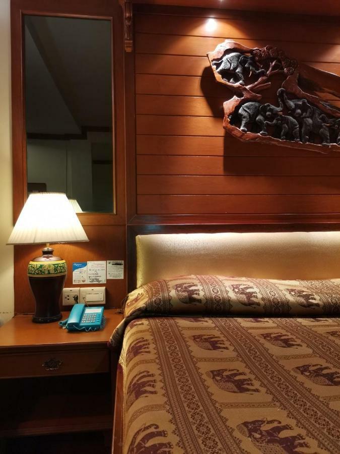 Royal Ivory Sukhumvit Nana Hotel Bangkok Eksteriør billede